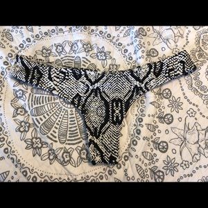 Midori Knox whale tale size Medium 🅿️🅿️